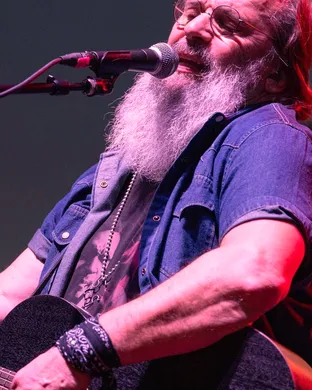 Steve Earle Alexandria